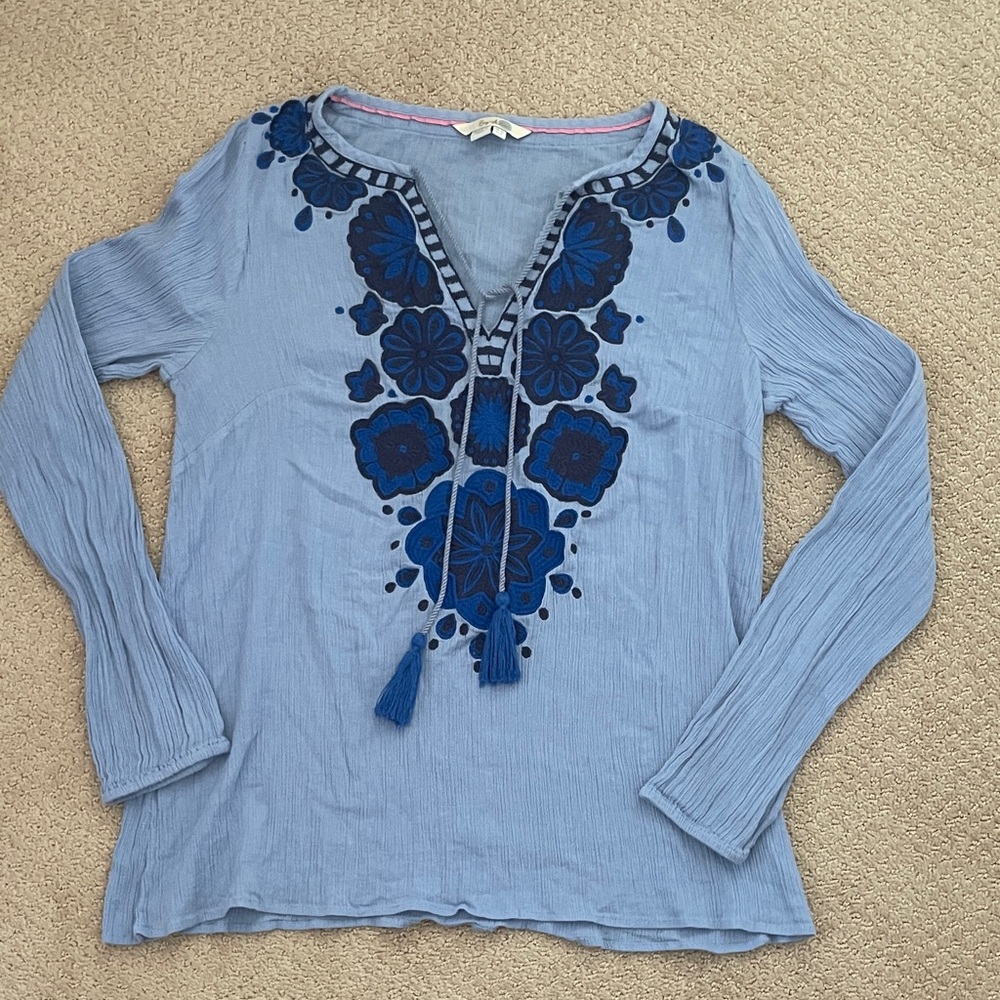 Boden Blue Embroidered Women's Top (size 6)
